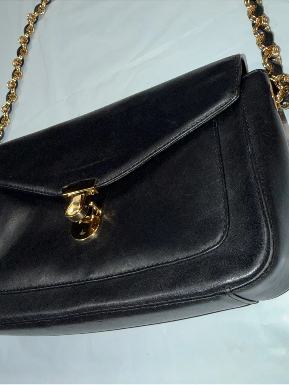 Bloomingdale’s Black Leather Bag Gold Buckle Chain Shoulder Strap Purse Vintage